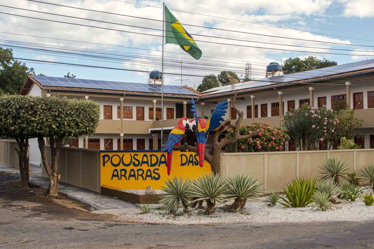 Fachada da Pousada das Araras de Araçuaí
